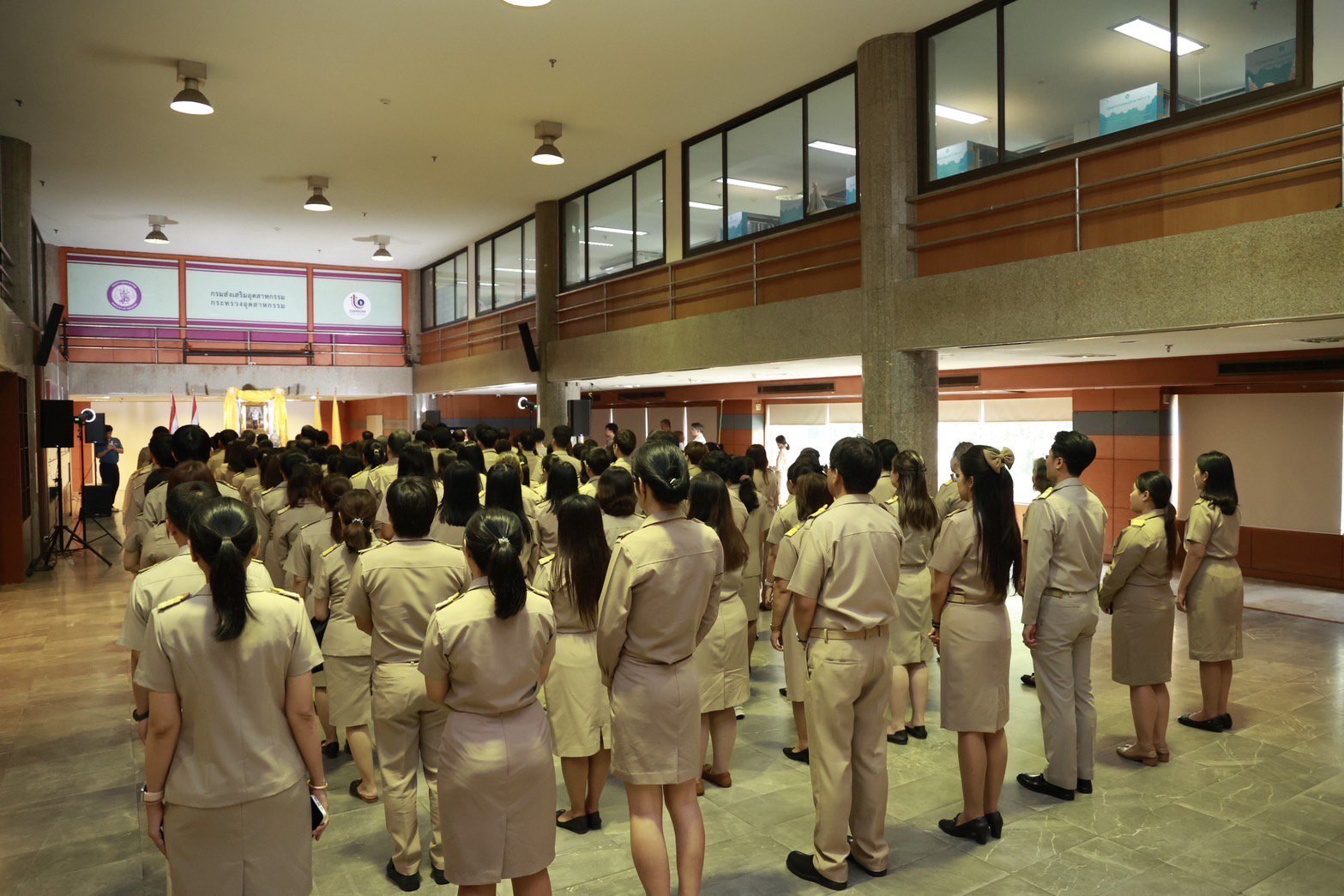 “อธิบดีณัฏฐิญา” นำคณะผู้บริหาร ข้าราชการ และพนักงานของดีพร้อม ปฏิญาณตนเป็นข้าราชการที่ดีและพลังของแผ่นดิน เนื่องในวันข้าราชการพลเรือน 1 เมษายน พร้อมเน้นย้ำ เป็นคนดี คนเก่ง และมีคุณธรรม