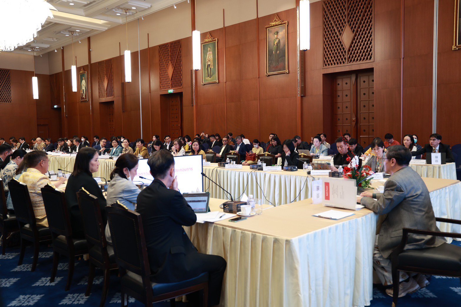 “ดีพร้อม” ร่วมประชุมคณะกรรมการพัฒนาซอฟต์พาวเวอร์ ครั้งที่ 3/2568 เตรียมแผนการดำเนินงานขับเคลื่อนซอฟต์พาวเวอร์สาขาแฟชั่นและอาหาร ปีงบประมาณ 68 เน้นสร้างรายได้และเพิ่มมูลค่าทางเศรษฐกิจ ตามนโยบาย รมว.เอกนัฏ