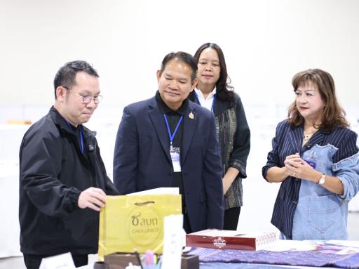 “ดีพร้อม” ชวนเกาะติดการคัดสรรสุดยอด OTOP ปี 69 ประเภทผ้า เครื่องแต่งกาย ยอดสมัครพุ่งทะลุ 6,800 ผลิตภัณฑ์ ย้ำประเมินเข้มตามมาตรฐานสากล