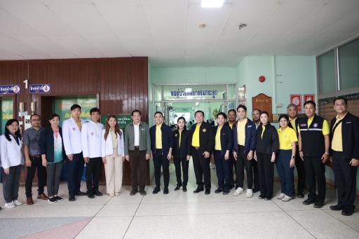 “รมว.เอกนัฏ“ พร้อม ”อธิบดีณัฏฐิญา“ ลงพื้นที่ จ.ศรีสะเกษ เยี่ยมและให้กำลังใจผู้ได้รับบาดเจ็บฯ เตรียมการส่งเสริมอาชีพ ต่อยอดทักษะที่จำเป็นต่อการประกอบธุรกิจ พร้อมมอบถุงยังชีพให้ประชาชนผ และส่งกำลังใจให้ทีมแพทย์และพยาบาลในพื้นที่