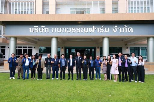 ”รมว.ขิง“ แท็คทีม “กระทรวงอุตฯ” และ ”ดีพร้อม“ ลงพื้นที่เมืองปากน้ำโพ เยี่ยมชม บ. เควีเอส รง.แปรรูปไก่สด ต้นแบบเกษตรกรรมสู่เกษตรอุตสาหกรรมอย่างยั่งยืน ตามนโยบาย รมว.เอกนัฏ