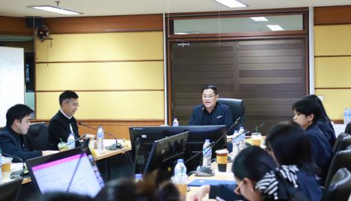 “รองอธิบดีพลาวุธ” นั่งหัวโต๊ะประชุมคณะทำงานฯ ทบทวนเกณฑ์ ตัวชี้วัด การบริหารความเสี่ยง เน้นย้ำเป็นกระบวนการสำคัญในการผลักดันเงินทุนหมุนเวียนให้เดินหน้าอย่างเป็นระบบและมีประสิทธิภาพ