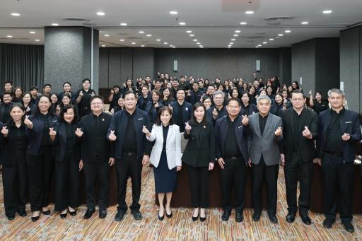 “อธิบดีณัฏฐิญา” ผนึกพลัง “DIPROM ONE VISION” กำหนดทิศทางองค์กรสู่อนาคต ระดมความคิดเห็นจัดทำแผนปฏิบัติราชการ 5 ปี เชื่อมยุทธศาสตร์ชาติสู่การปฏิบัติ